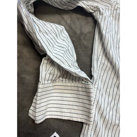 American Eagle Outfitters Vintage Fit White‎ Blue Striped Shirt Men's Medium - Picture 3 of 6